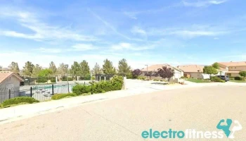Lakeside Dr pool and tennis courts - Victorville