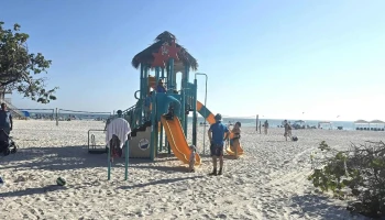 Manatee Public Beach - Holmes Beach