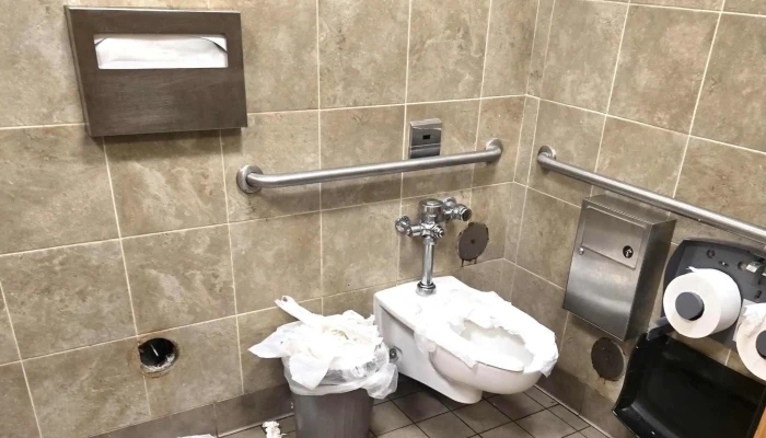 24 Hour Fitness -  Area - Miami Gardens