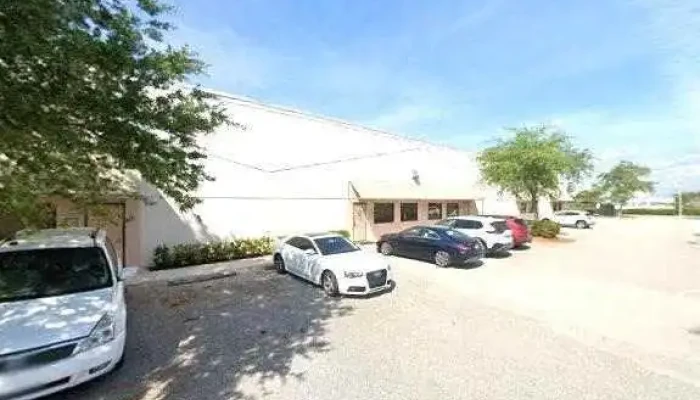 Alz Divine Fitness Street View 360deg - Fort Myers