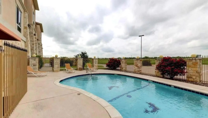 Comfort Inn Suites From Visitors - Alvarado