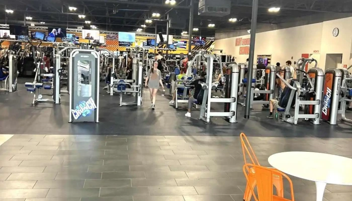 Crunch Fitness -    Gainesville Latest - Gainesville