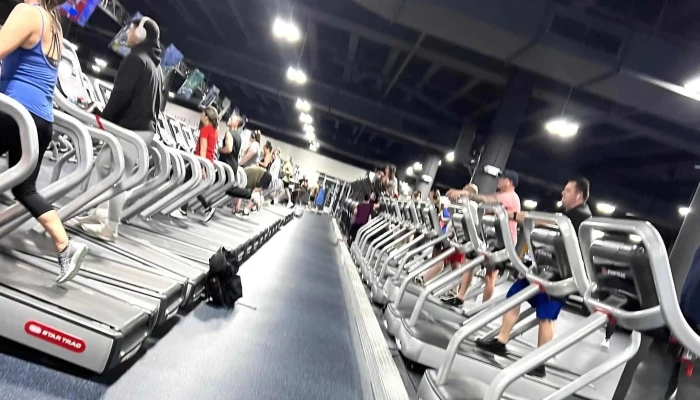 Crunch Fitness -    Mcknight Reviews - Pittsburgh