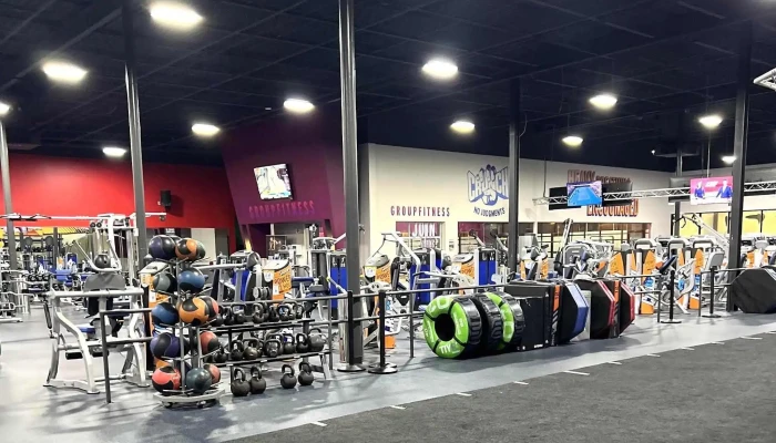 Crunch Fitness -    Roswell Photos - Roswell
