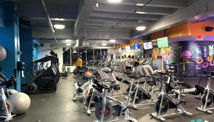 Crunch Fitness -    South Beach All - Miami Beach