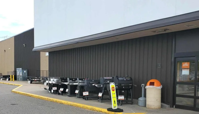Fleet Farm -  Location - Antigo
