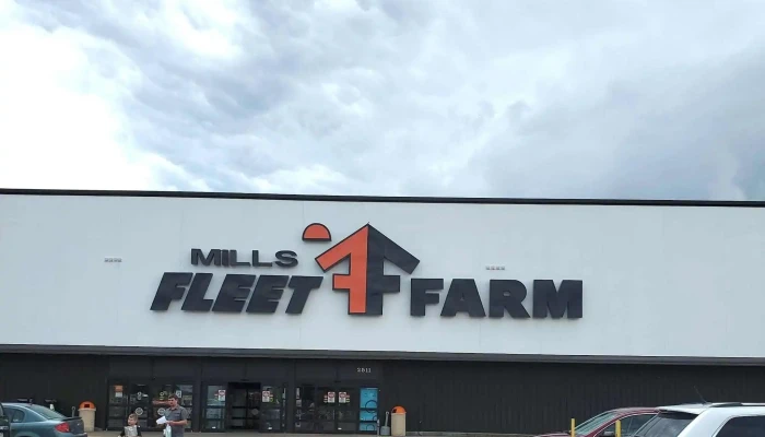 Fleet Farm -  Photos - Antigo