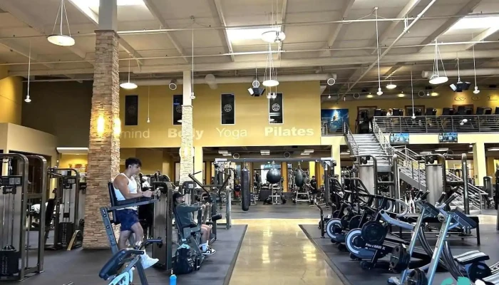 Gold's Gym Simi Valley - Simi Valley
