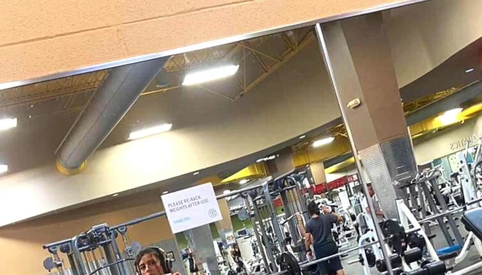 Golds Gym Address - Burlington