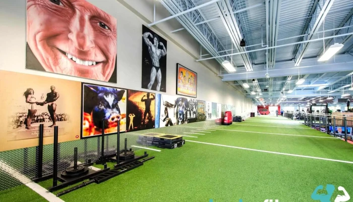 Golds Gym By Owner - Capitol Heights