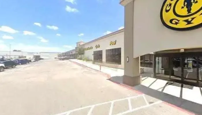 Golds Gym San Antonio Alamo Heights Street View 360deg - San Antonio