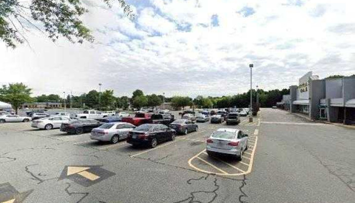 Golds Gym Street View 360deg - Burlington