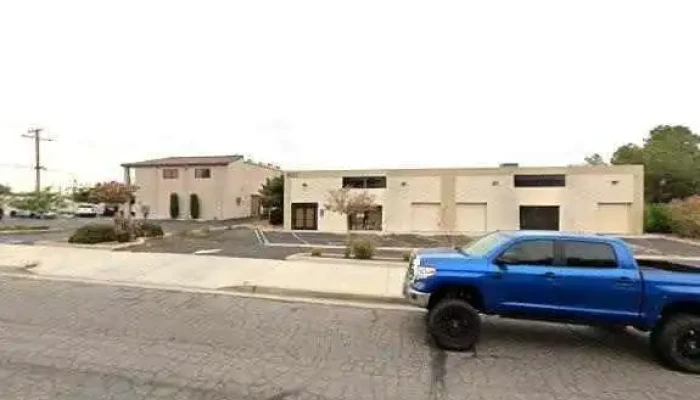 Hangar 18 Indoor Climbing Gym -    High Desert Street View 360deg - Victorville