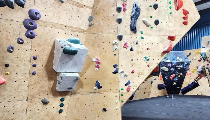 Hangar 18 Indoor Climbing Gym -    High Desert Victorville - Victorville