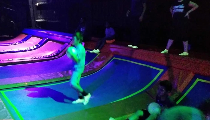 Hijinx Trampoline Park -  Score - Lufkin
