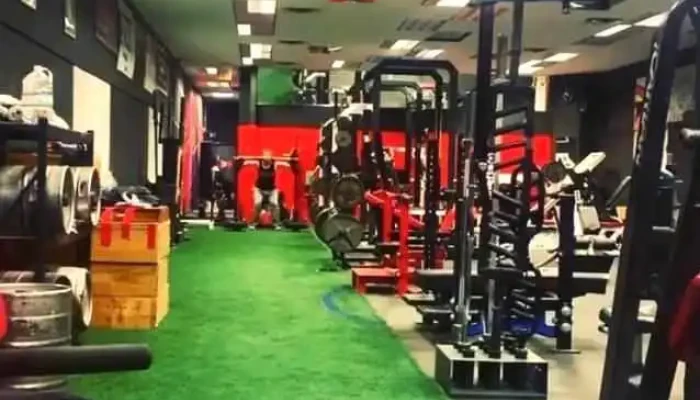 In Strong Strengthfitness Gym - Huntington