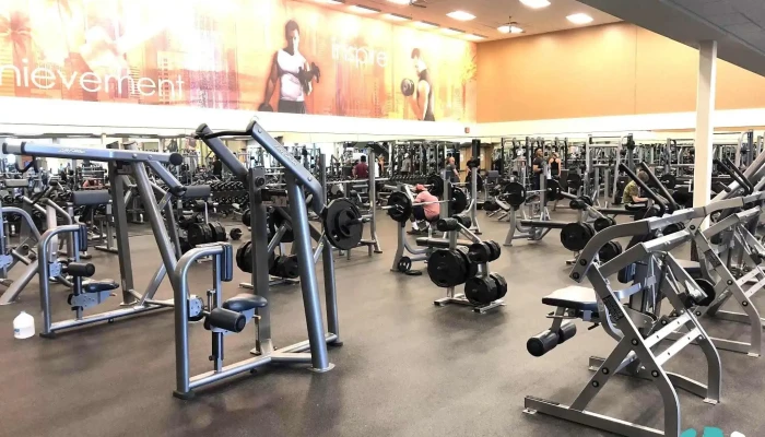 La Fitness -  Exercise Machine - Brooklyn Center