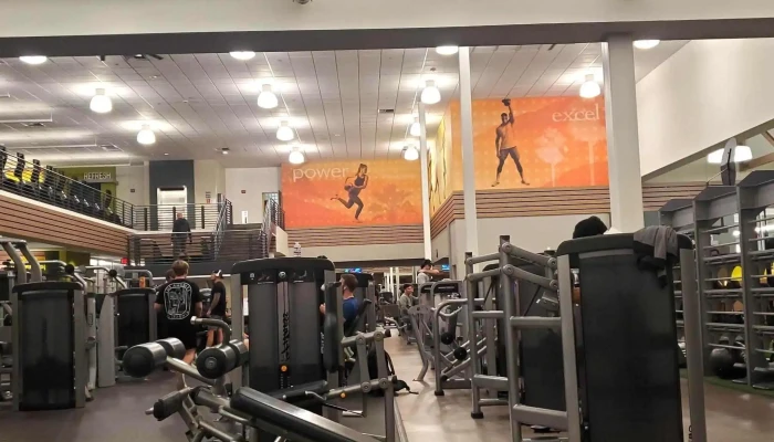 La Fitness -  Reviews - Agoura Hills
