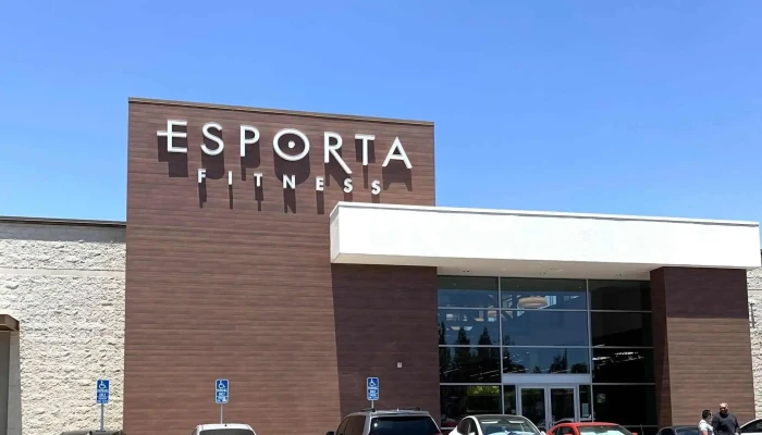 La Fitness -  Reviews - Norwalk