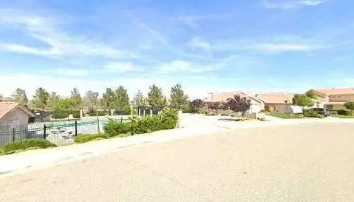 Lakeside Dr Pool And Tennis Courts -  All - Victorville