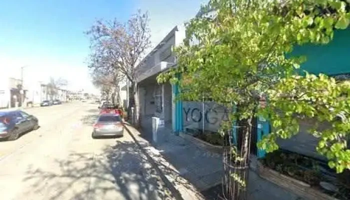 Left Coast Power Yoga -    Laurel Street View 360deg - Oakland