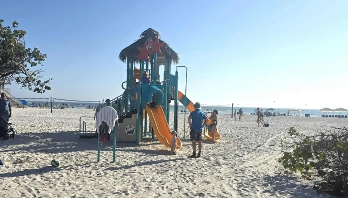 Manatee Public Beach - Holmes Beach