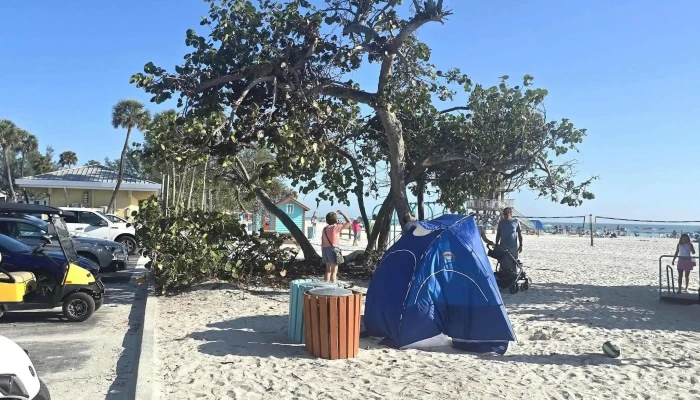 Manatee Public Beach -  Where - Holmes Beach
