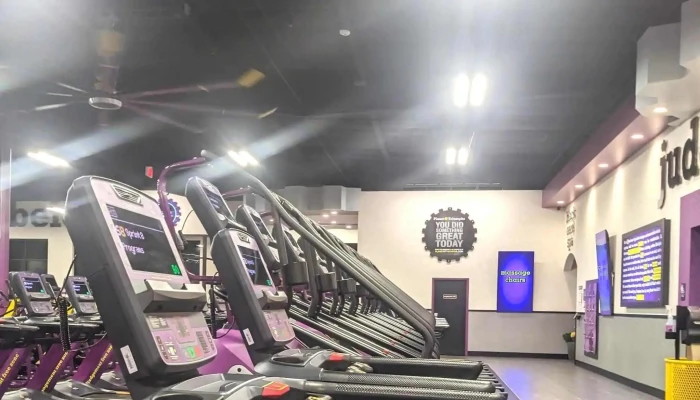 Planet Fitness -  Instagram - Santa Clarita