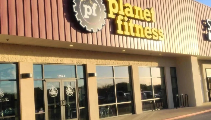 Planet Fitness -  Near Me - Cleburne