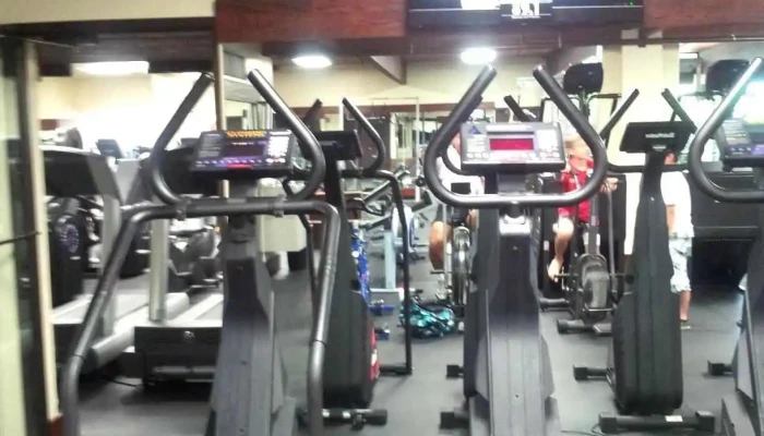 Red Lerilles Health Racquet Club Gym - Lafayette