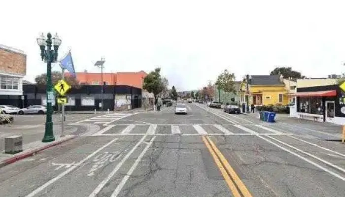 Rise Bodyworks -  Street View 360deg - Alameda