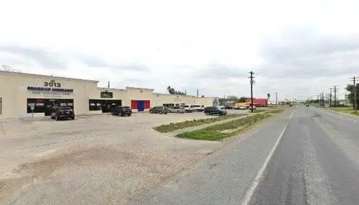 Riseup Nutrition -  Street View 360deg - Alton