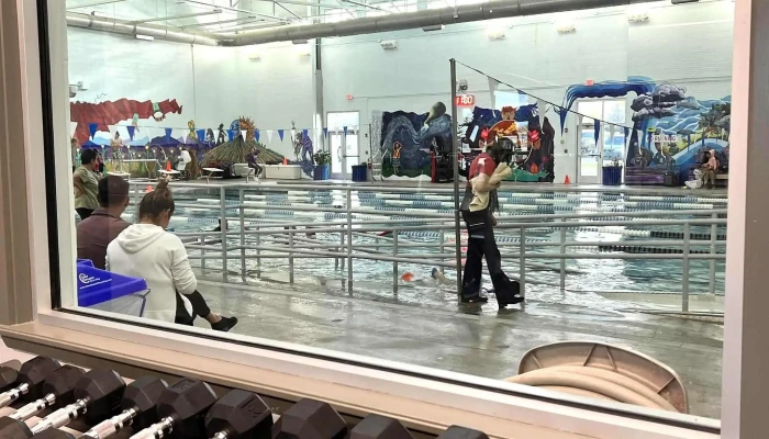 Salvador Perez Swimming Pool -  Videos - Santa Fe