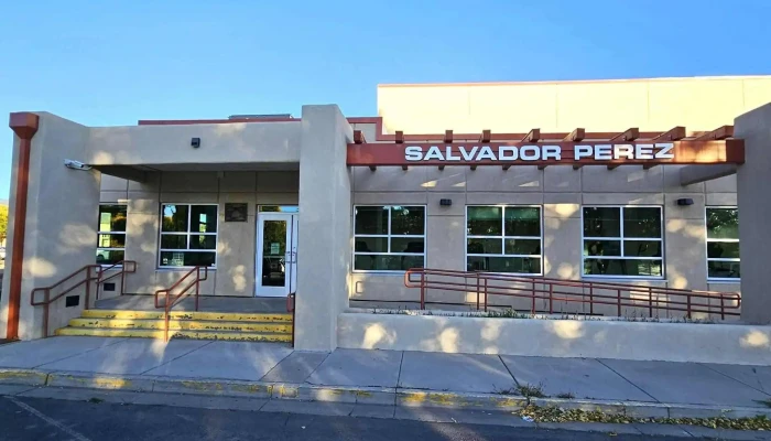 Salvador Perez Swimming Pool -  Website - Santa Fe