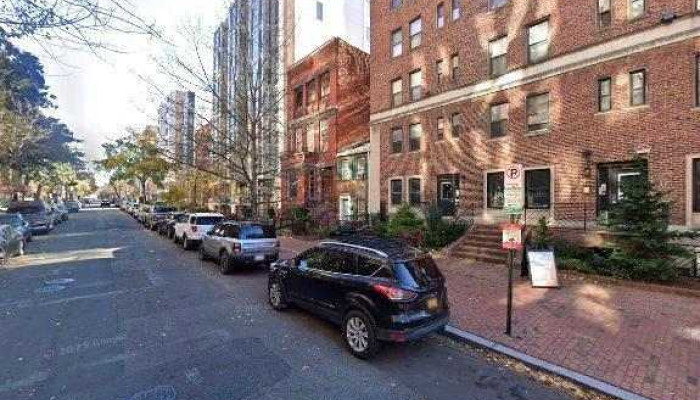 Uplift Strength Spirit Street View 360deg - Washington