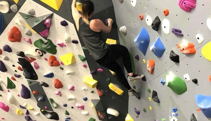 Vertical View Climbing Gym -  Bouldering - Meridian