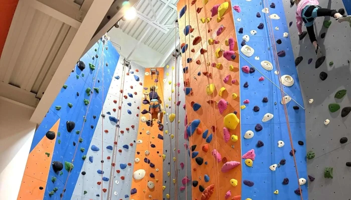 Vertical View Climbing Gym -  Score - Meridian