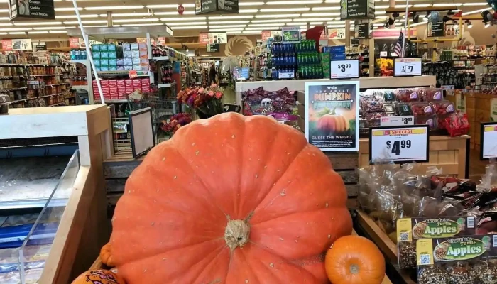 Weis Markets -  Inside - Accokeek