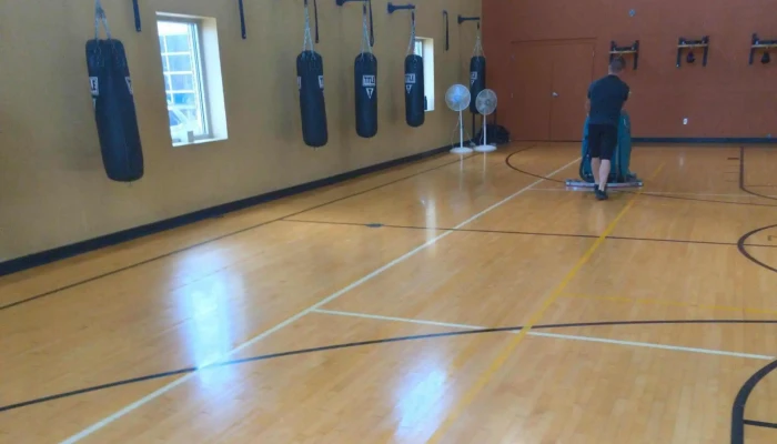 Western Racquet Fitness Club Gym - Green Bay