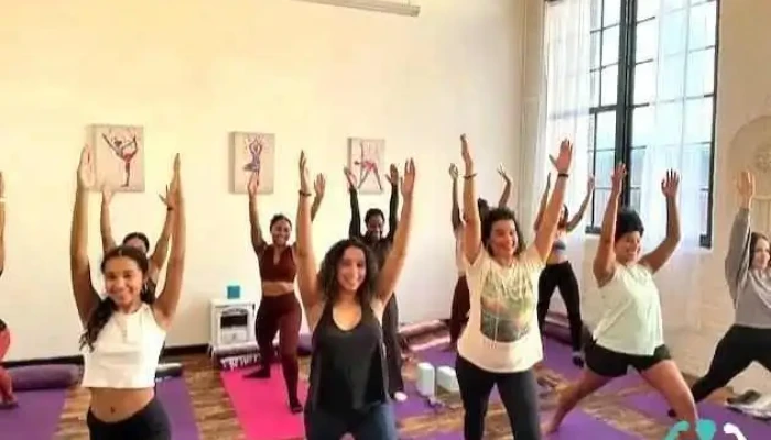 Yoga Es Vida -  Yoga - New Bedford